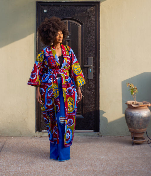 African print Rohe kimono in a bold contemporary African print.