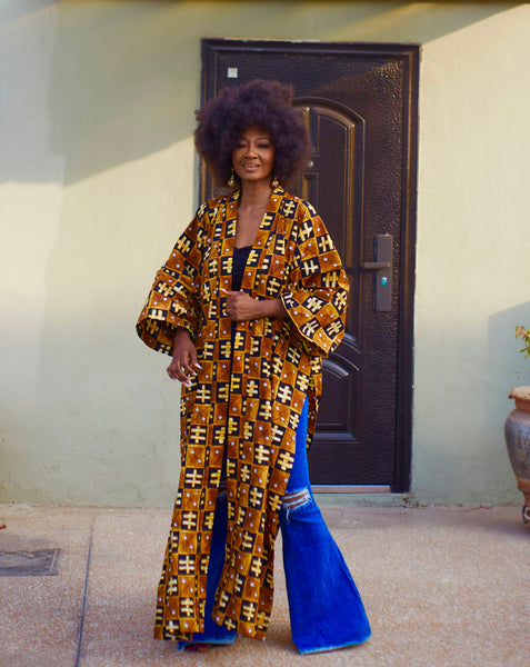 Rohe kimono in natural hues.