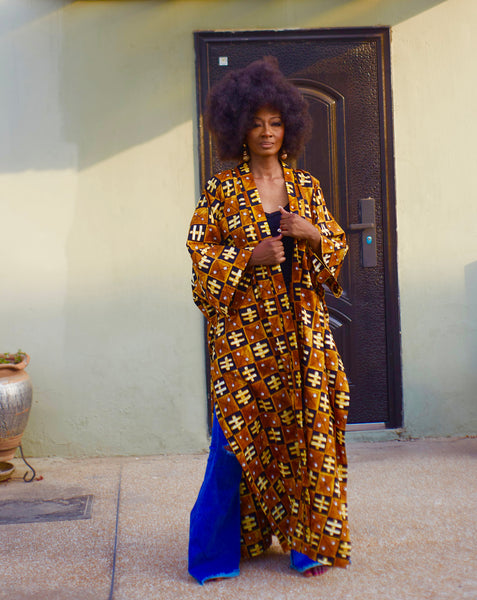 Rohe kimono in natural hues.