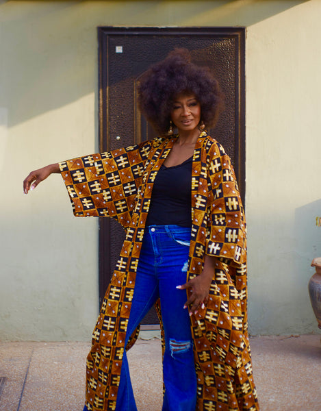 Rohe kimono in natural hues.