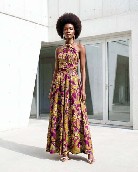 Infinity free size in a bold floral pattern.