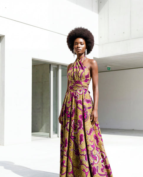 Infinity free size in a bold floral pattern.