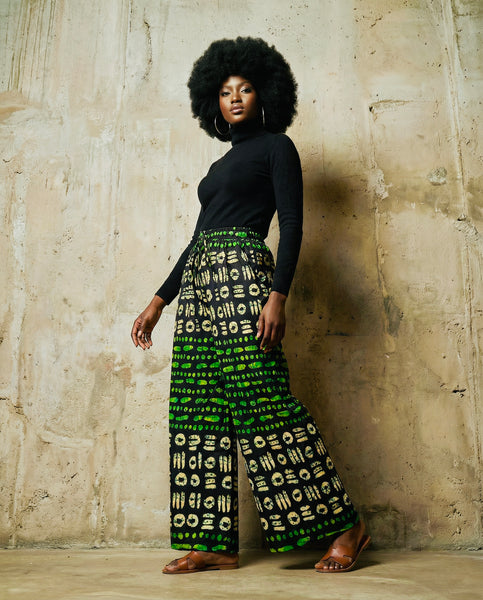 Tila unisex Wide leg pants in a geometric print.