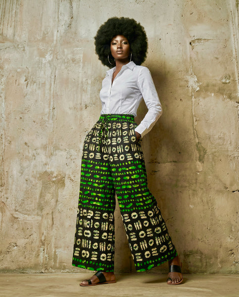 Tila unisex Wide leg pants in a geometric print.